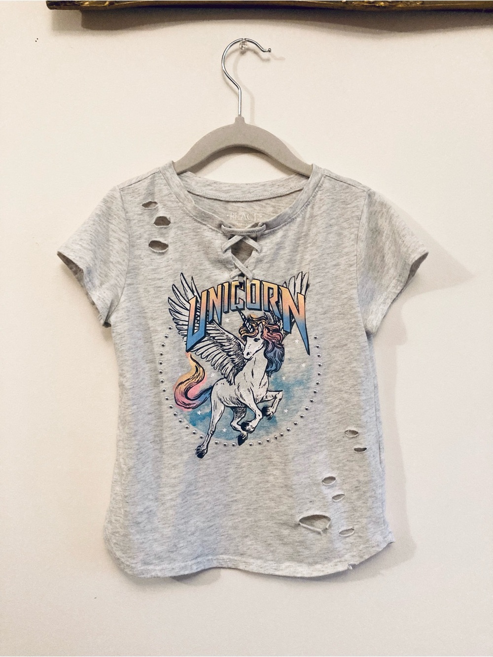 The Children’s Place Unicorn Graphic Lace-Up Distressed Light Gray Tee Size 5/6